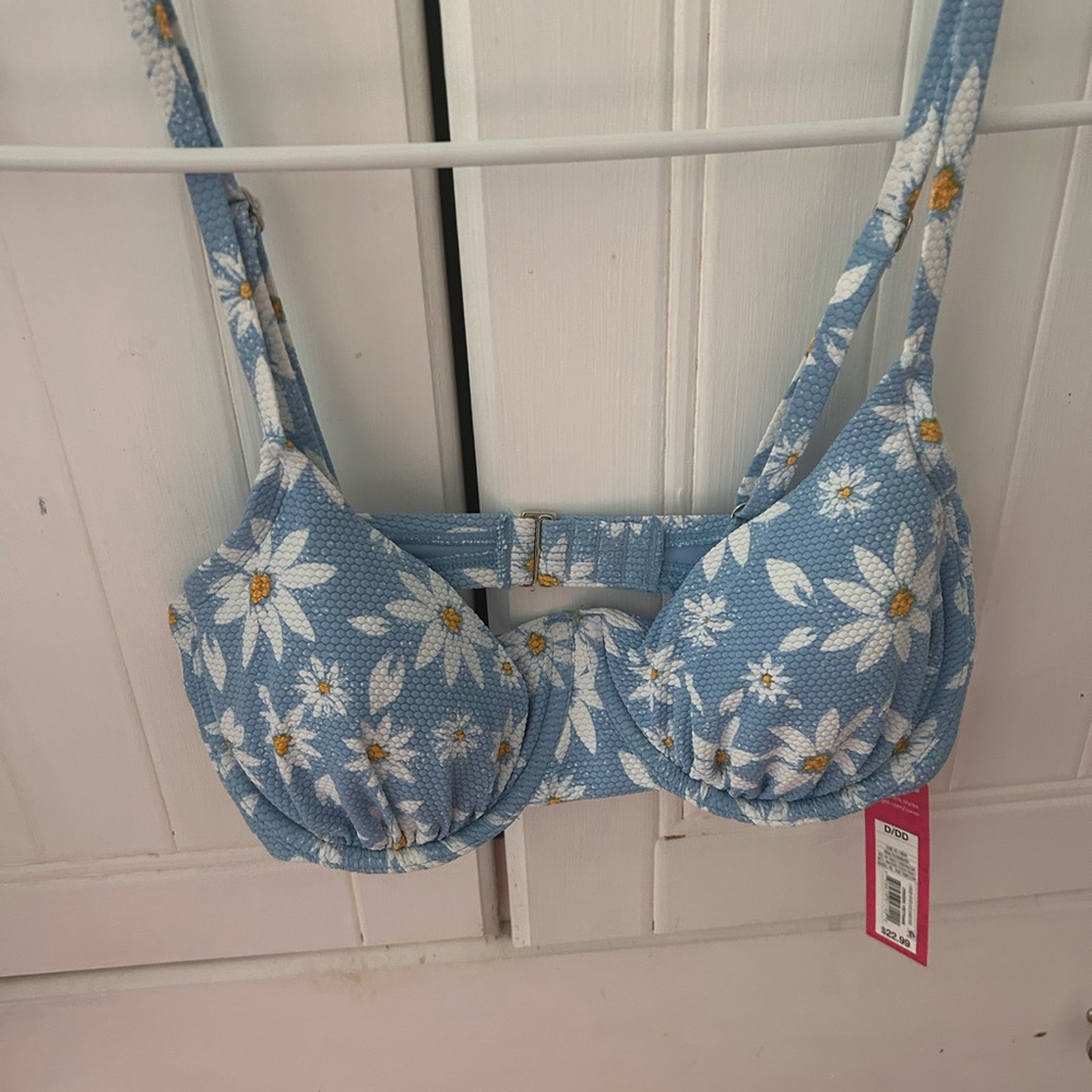 Blue Floral Bikini Top NWT Adorable and Flirty with Daisy Print And Adjustable